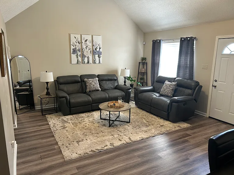 1637 Camille Way — Photo 10