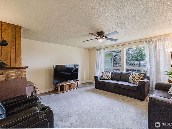 3rd image of 2092 SE Beech Court
