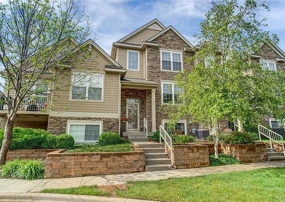 Welcome to luxury maintenance provided living in south Overland Park!