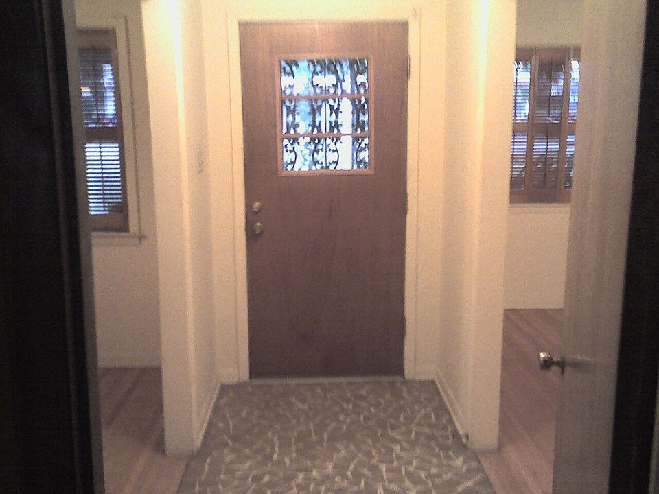 Great price and & location whether first time buyer, downsizing or moving up!