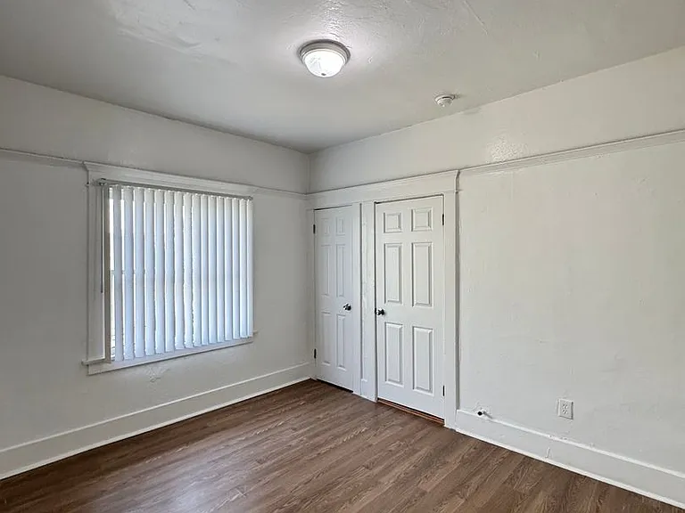 Vernon Ave - 458 — Photo 31