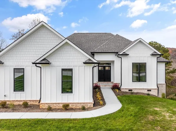 717 Twin Lakes Dr #240, Loudon, TN 37774