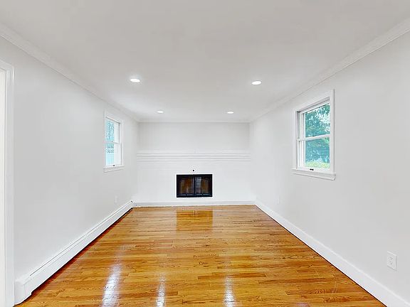4th image of 22 Baldwin St