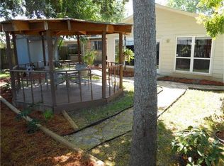 17135 Barcelona Dr, Friendswood, TX 77546