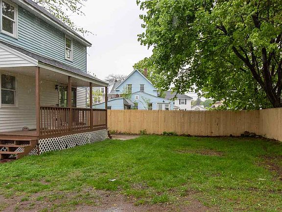 2nd image of 122-124 Vine St