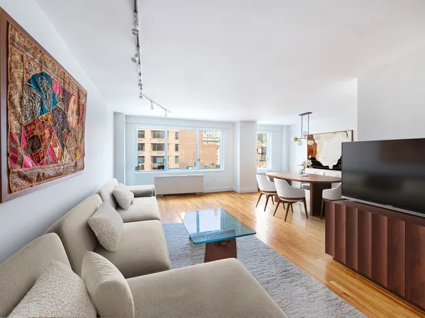 201 East 25th Street image 2 of 11