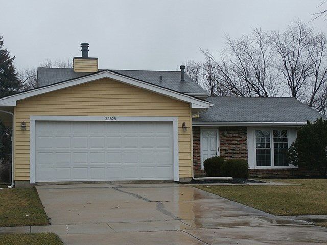 1st image of 22525 Clarendon Ave