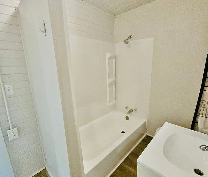 1135 Polk St W — Photo 18