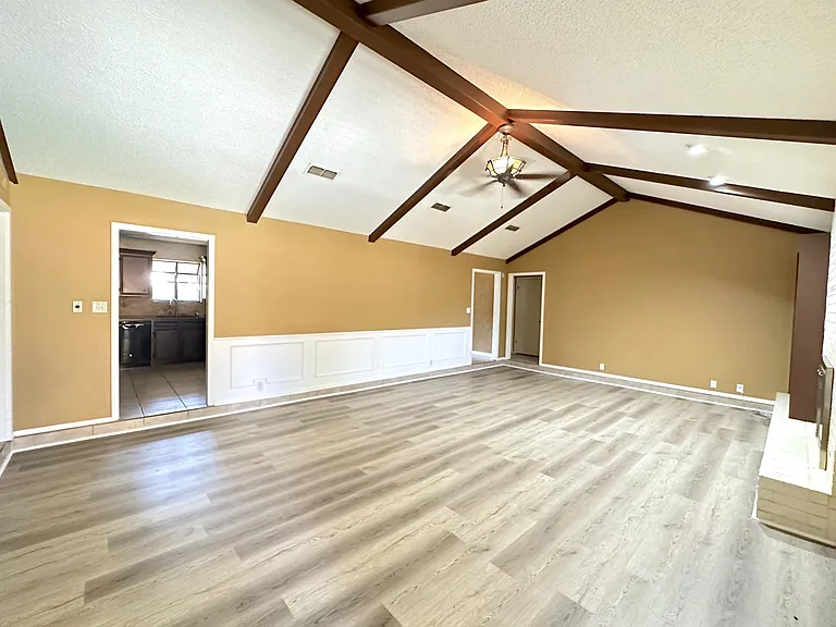 4107 Angelina Dr — Photo 4