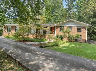 415 Forrest Ave, Fayetteville, GA 30214