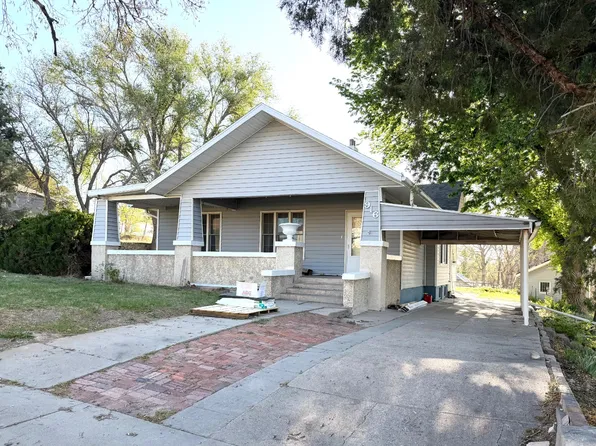 916 B St, Benkelman, NE 69021