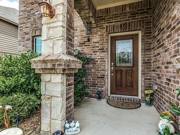 2nd image of 1005 Prairie Heights Dr