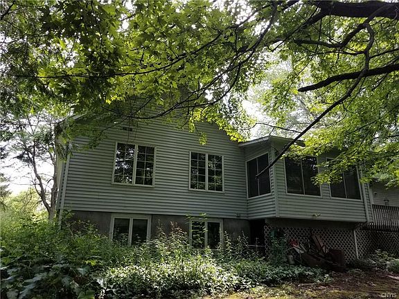 3rd image of 5546 N Burdick St