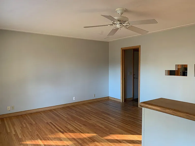 4749 York Ave S — Photo 4