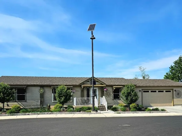 63830 Ranch Village Dr #4, Bend, OR 97701