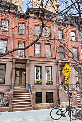 Sold by Compass | media 10