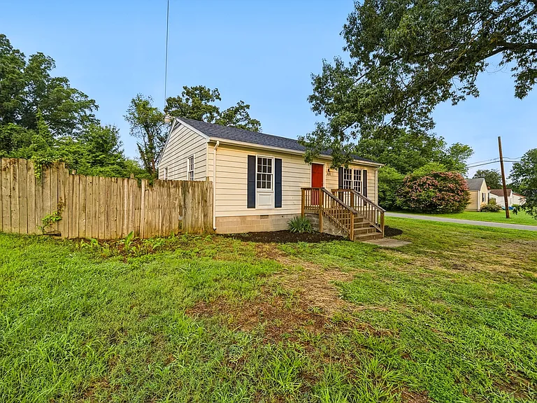 300 Marlin Dr — Photo 17