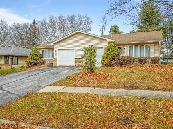 5634-38 Elaine Dr, Rockford, IL 61108