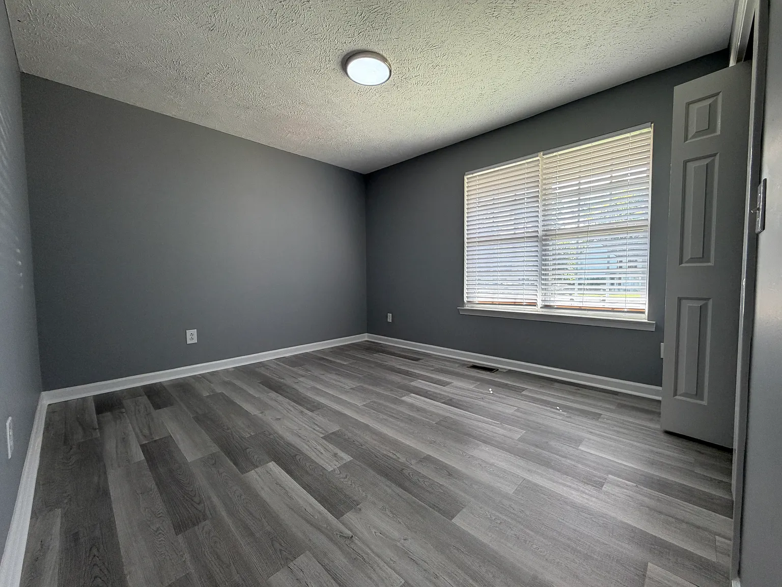 2 bed, 1087 sqft, $1,400 — Photo 4
