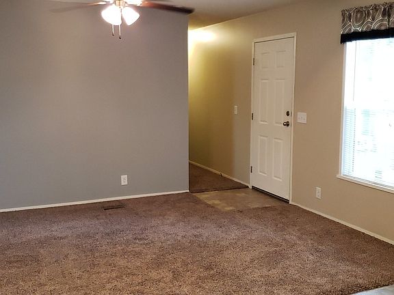 3rd image of 516 Courtland Ln #202