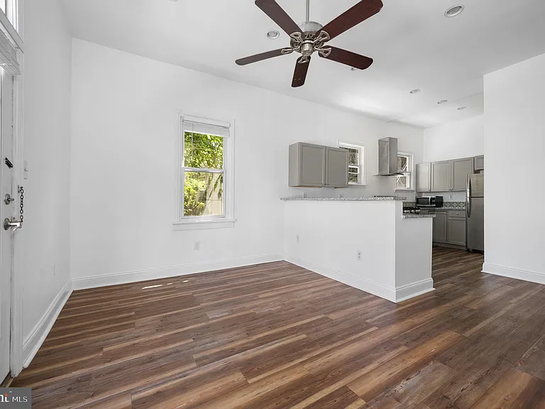 305 Main St #5 — Photo 10