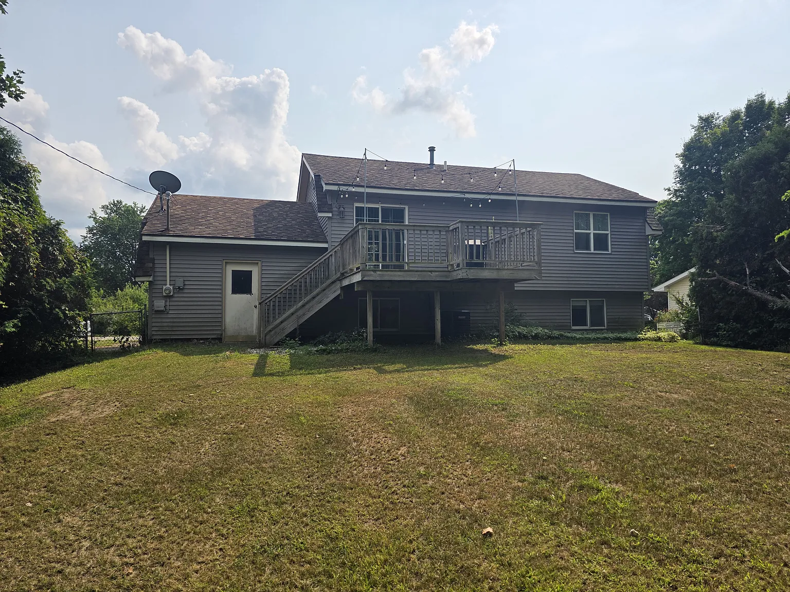 3 bed, 1345 sqft, $2,350 — Photo 4