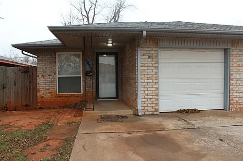 4033 Locust Dr Photo 1