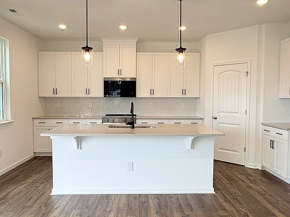 2nd image of 67 Renshaw Ln