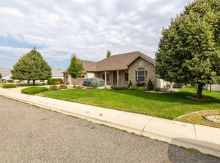2351 Meadowlark Ct, Cody, WY 82414