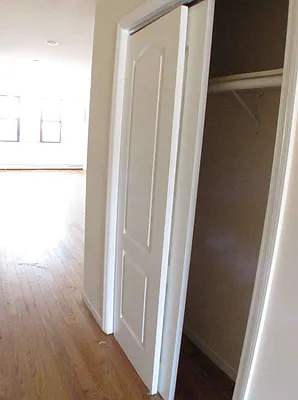 Rented by Premier Metro Realty Corp | media 31