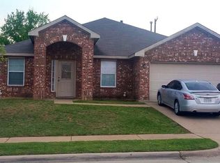 7004 Lake Jackson Dr, Arlington, TX 76002