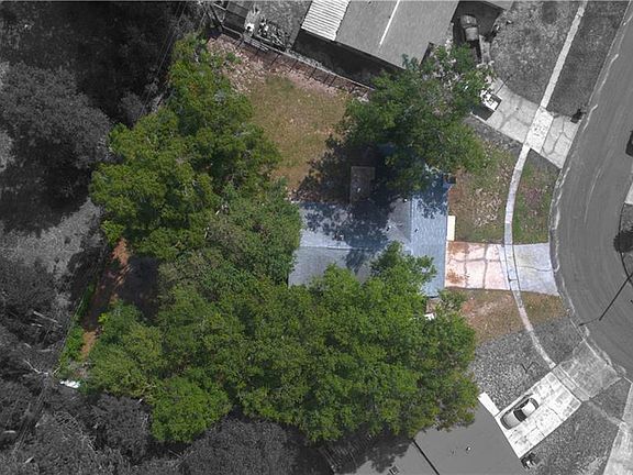 3rd image of 5913 Holmes Dr