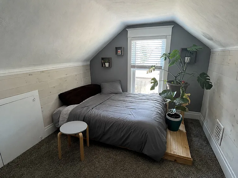 223 Parkwood Ave #2 — Photo 6