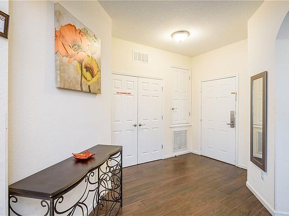 3rd image of 4126 Breakview Dr #404