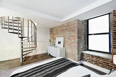 Rented by R New York