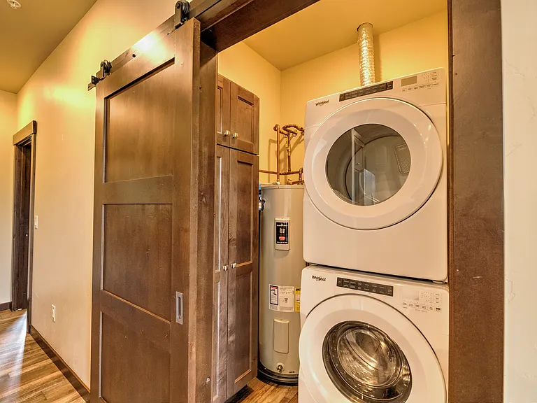 320 Fox Springs Cir #303 — Photo 7