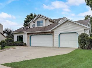 609 Worthington Way, Waunakee, WI 53597