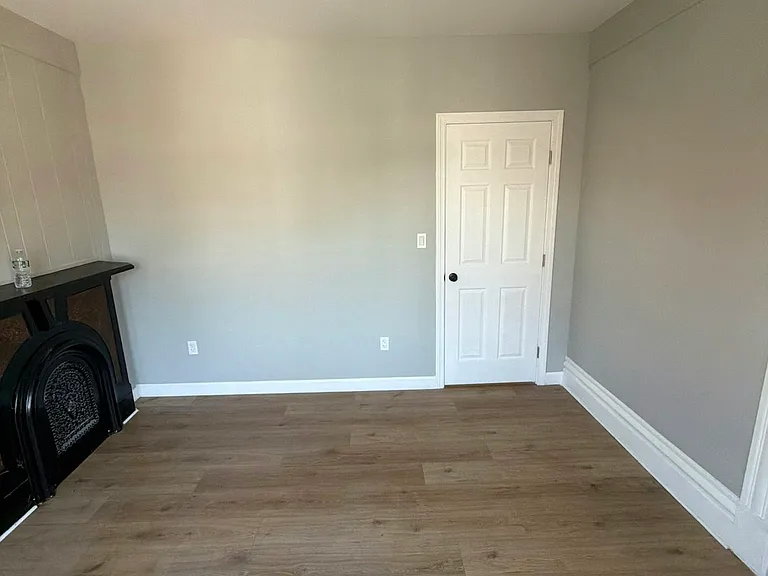 306 3rd St #3 — Photo 9
