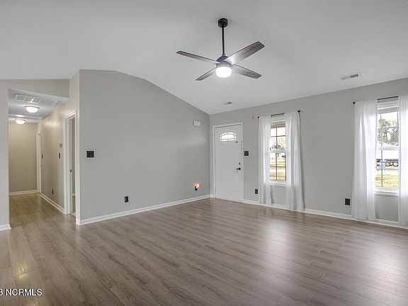 4th image of 412 Midnight Drive