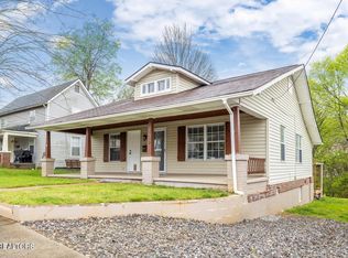 409 W 5th Ave, Lenoir City, TN 37771