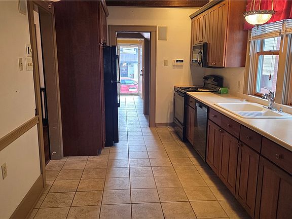 5th image of 360 Shirls Ave