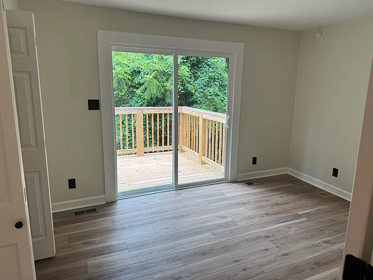 165 Trott Cir — Photo 8