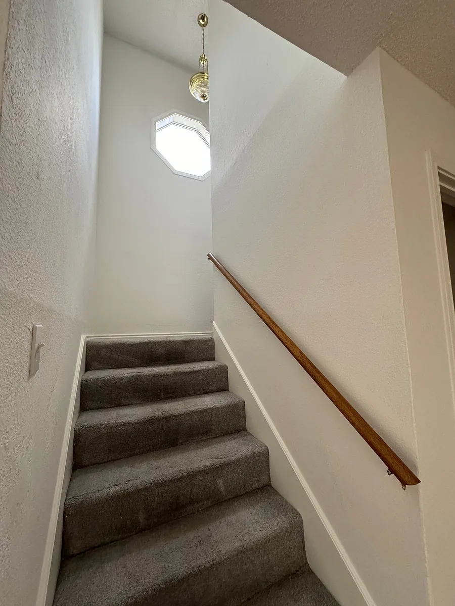 Building Photo - 778 Evelyn Dr #MAIN