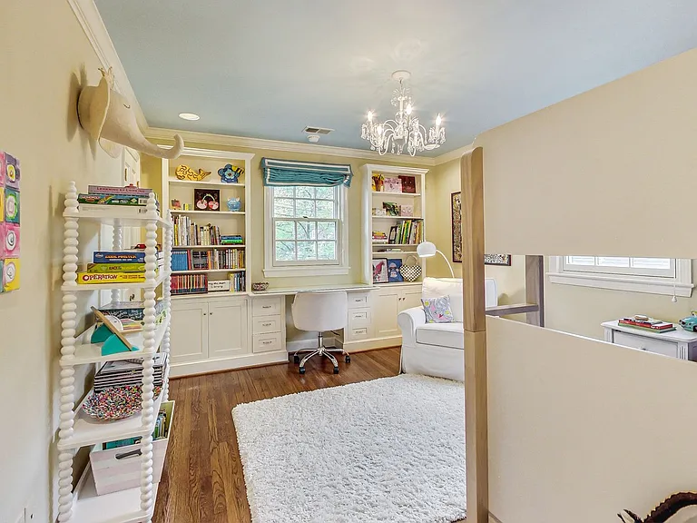 4831 Calvert St NW — Photo 31