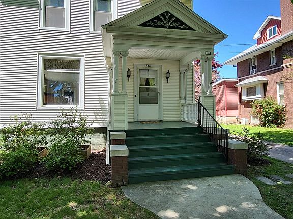 3rd image of 748 Bateman St