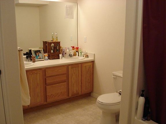 5th image of 1430 Westbury Way APT B
