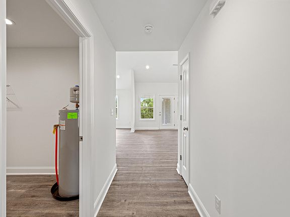 4th image of 137 Allyson Cir