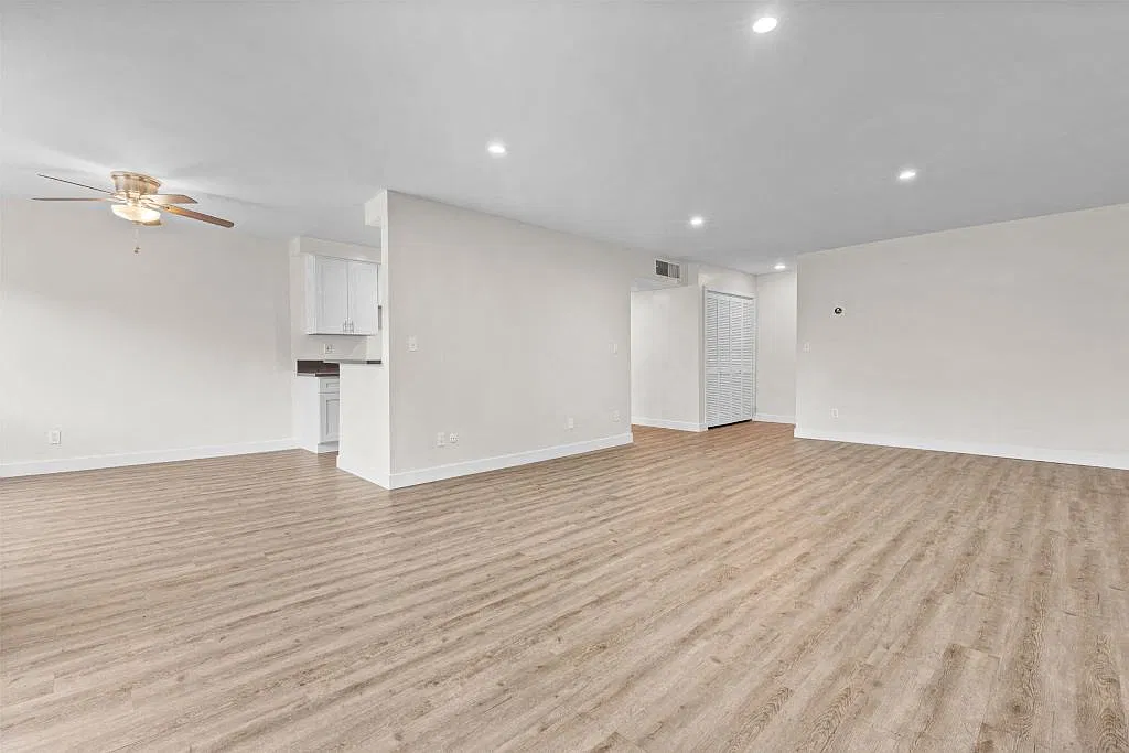 White Oak Terrace Apartments — Photo 2