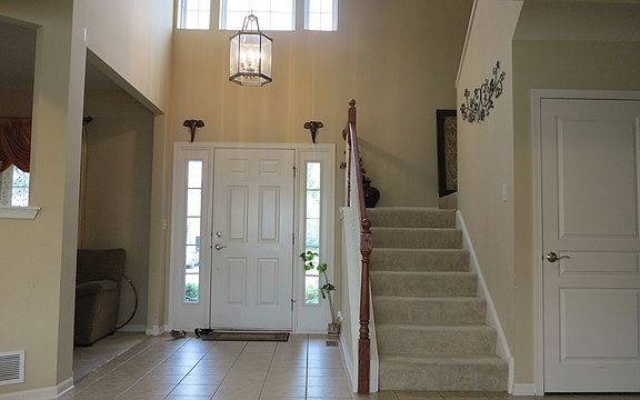 2nd image of 3207 Drury Ln