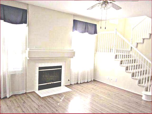 3rd image of 48 Promontory Park